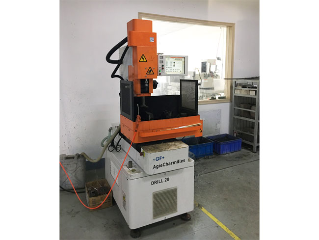 阿奇數控穿孔機